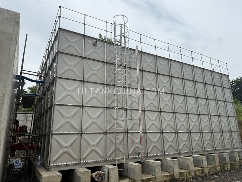 Stainless steel sectional water tank